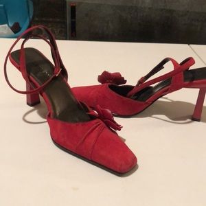 Sam & Libby size 10 red suede heels ankle wrap square toe & heels